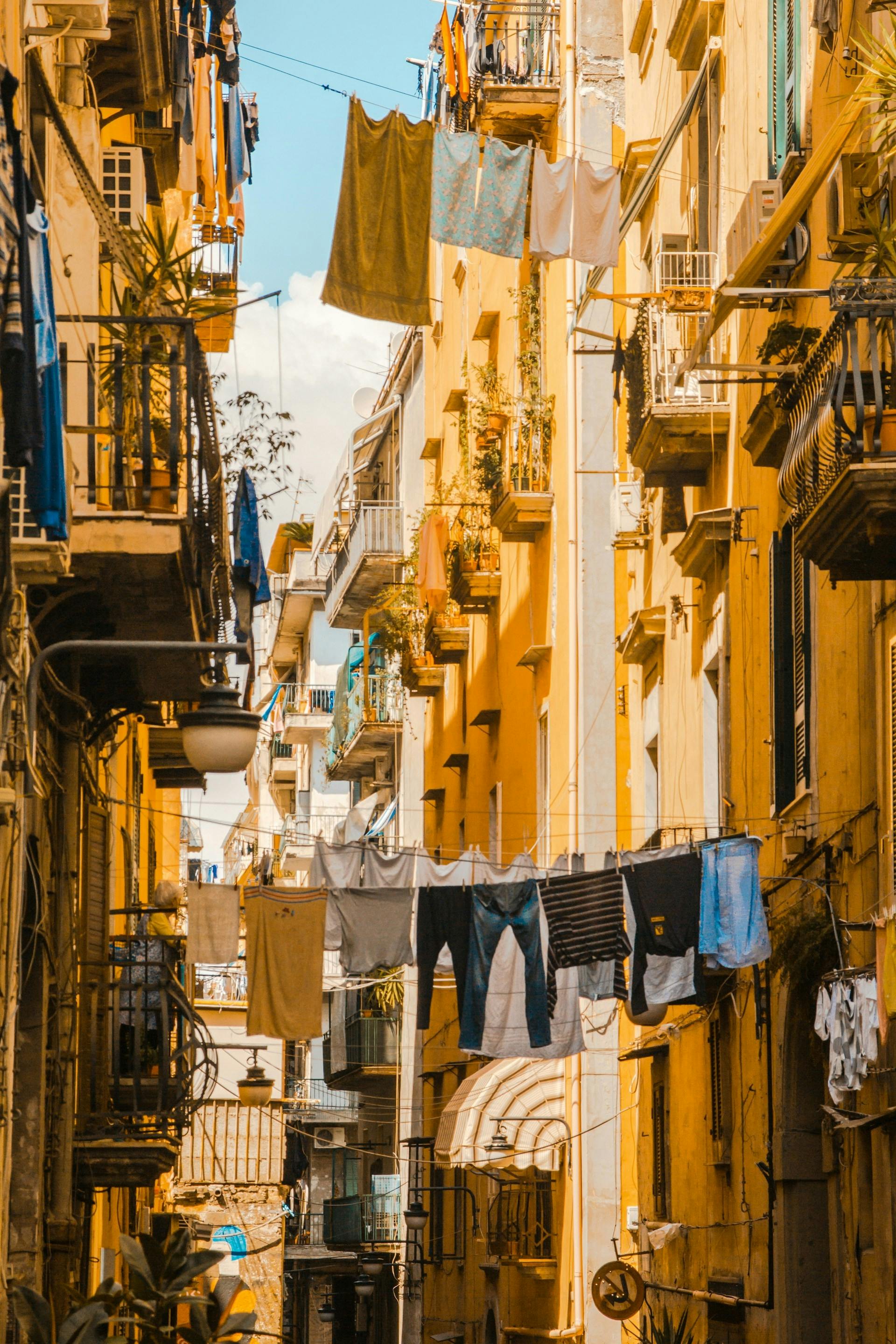 Taste of Naples Street Food Guided Walking Tour from Sorrento