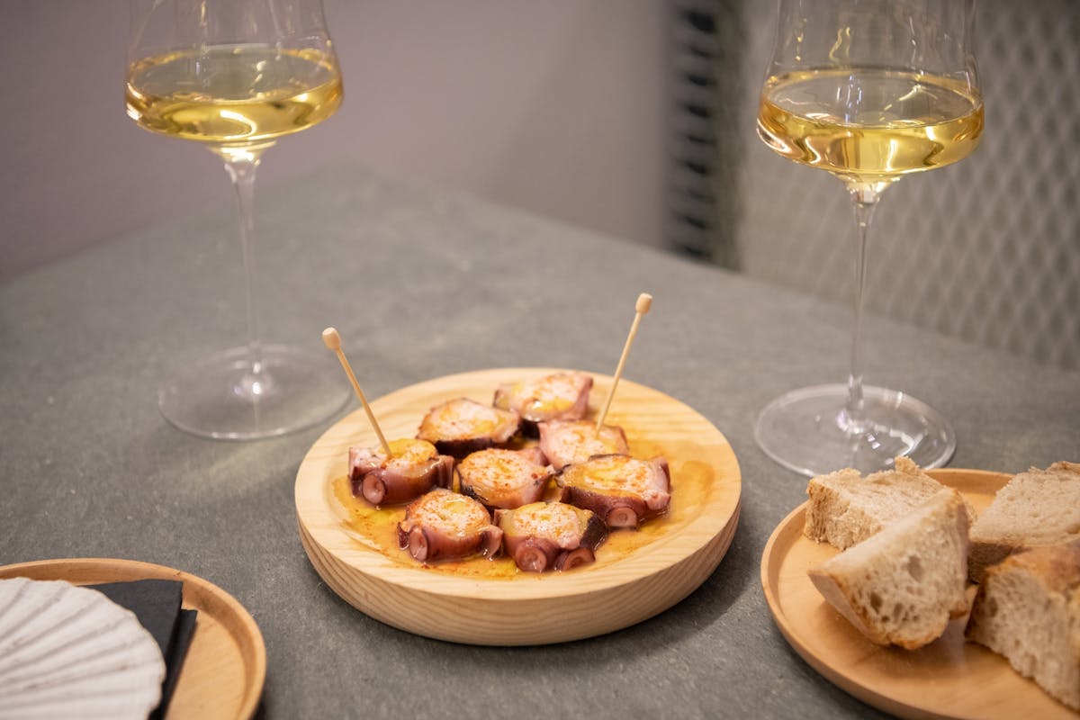 Wijn- en gastronomische ervaring in de oude stad vanaf A Coruña