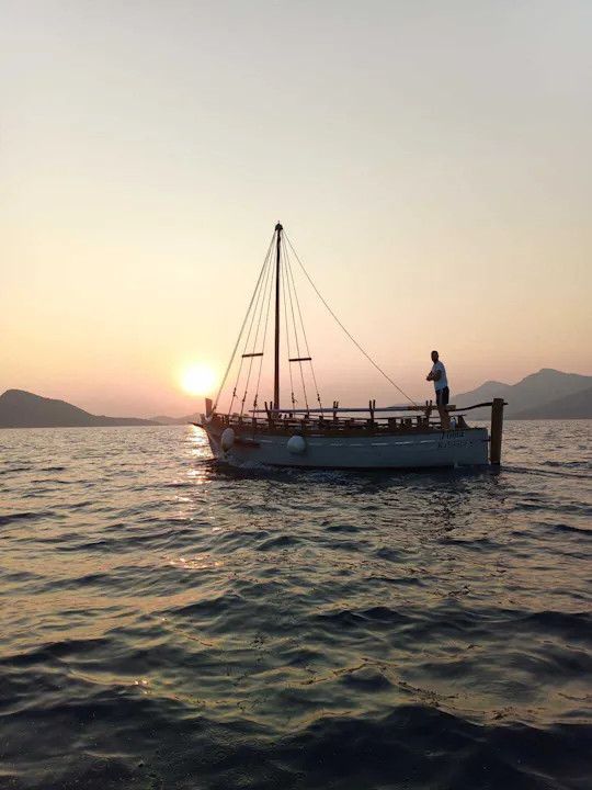 Half-day boat tour to the Elaphiti Islands with Blue Cave visit