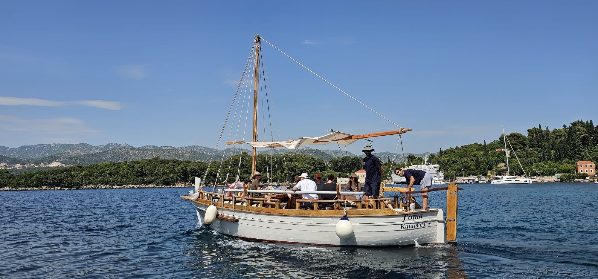 Half-day boat tour to the Elaphiti Islands with Blue Cave visit