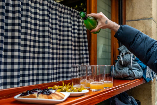 Bilbao Food Tour with Pintxos & Drinks with a Local