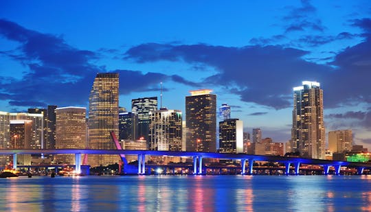 Cruzeiro de barco com festa nocturna em Miami