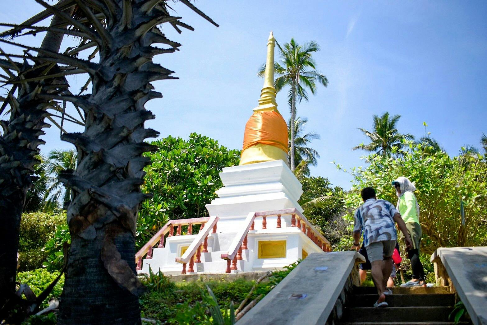 Phuket speedboat island-hopping tour with sunset dinner