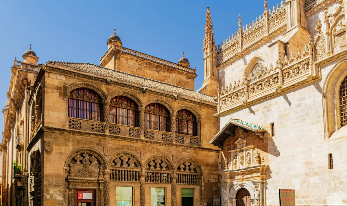Full-day guided tour of Granada’s highlights