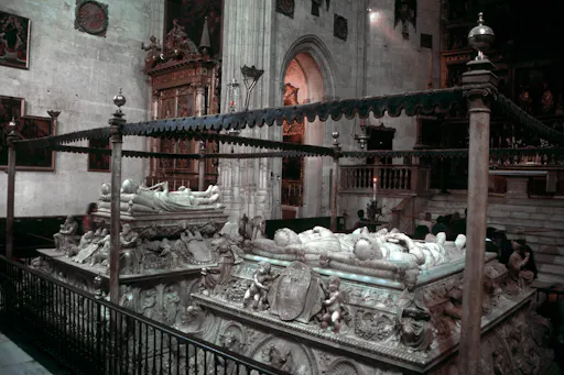 Full-day guided tour of Granada’s highlights