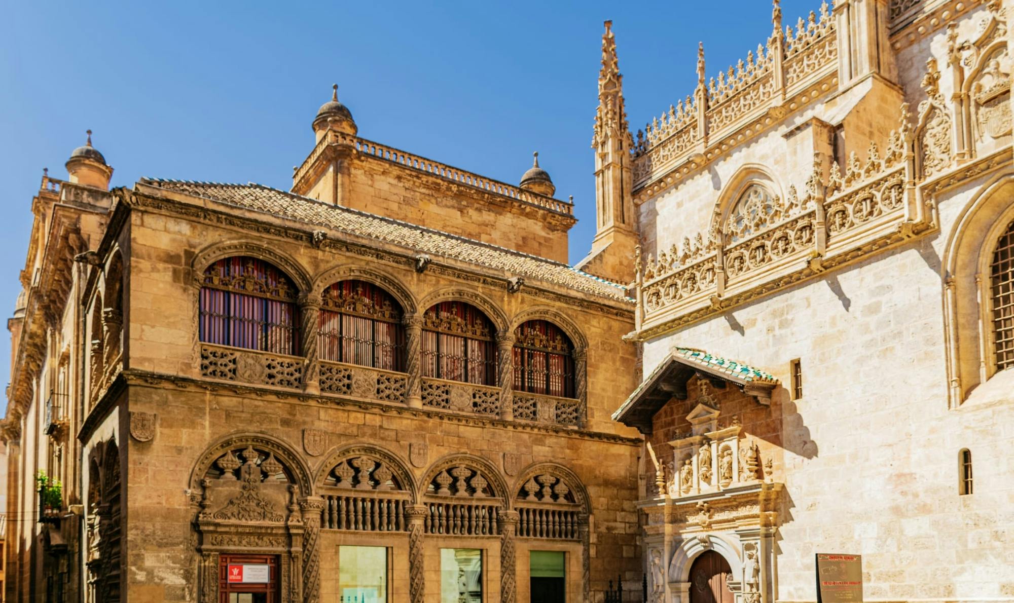 Full-day guided tour of Granada’s highlights