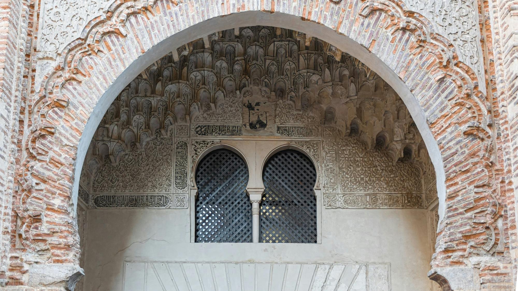 Full-day guided tour of Granada’s highlights