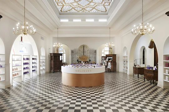 Discovery workshop at Molinard Parfums in Grasse Bastide