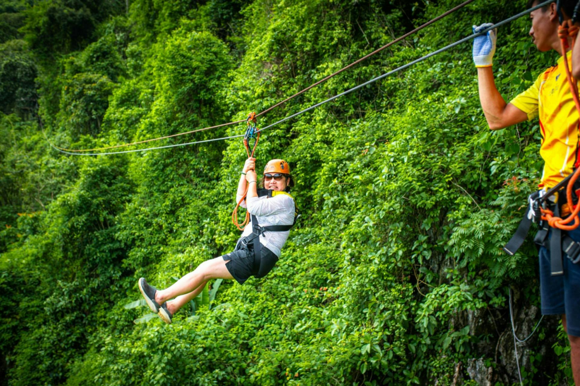 Blaue Lagune 1, Zipline, Höhlentubing und Wanderabenteuer in Vang Vieng