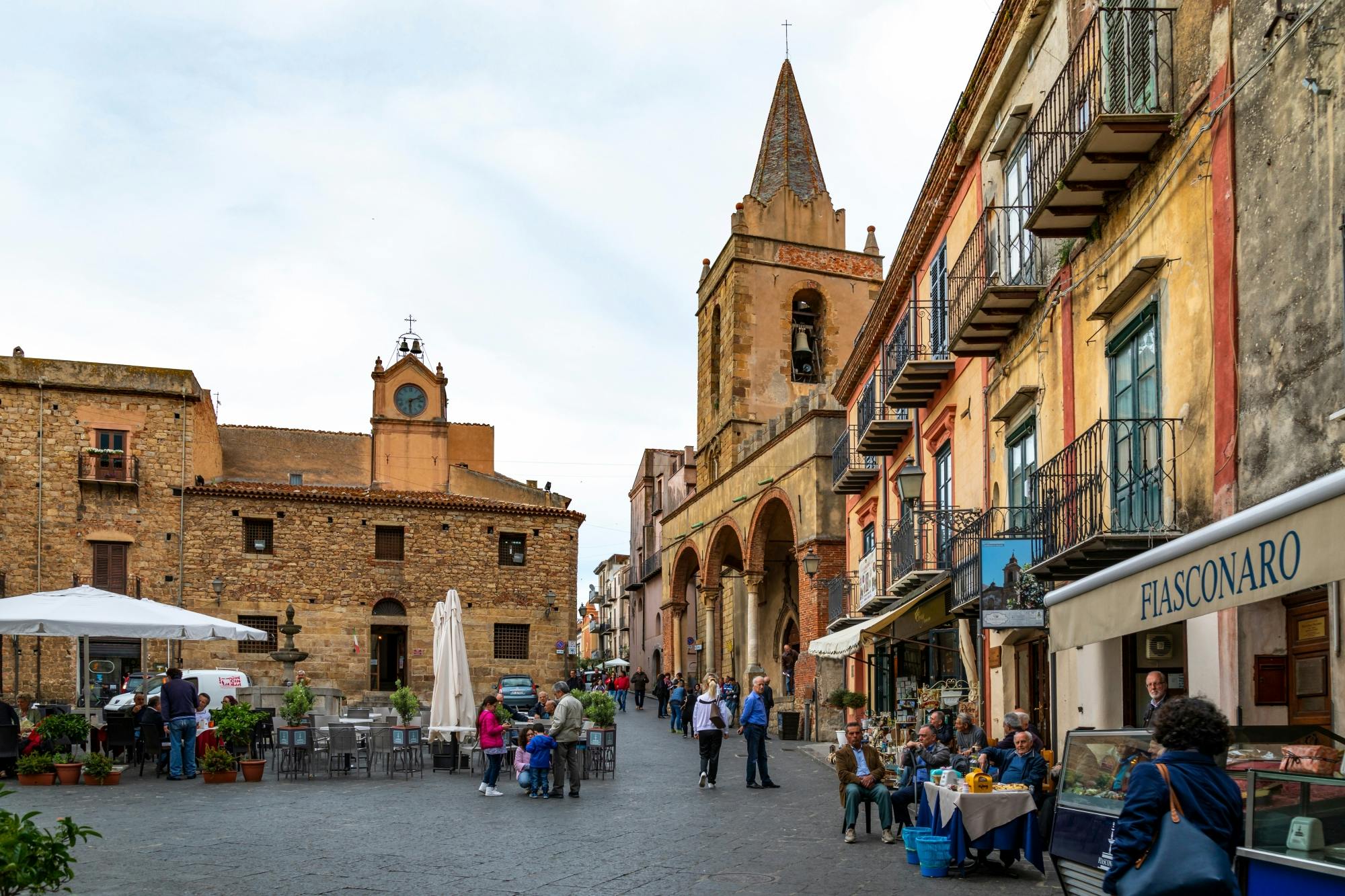 Castelbuono visit and Sicilian dinner in the Madonie Mountains