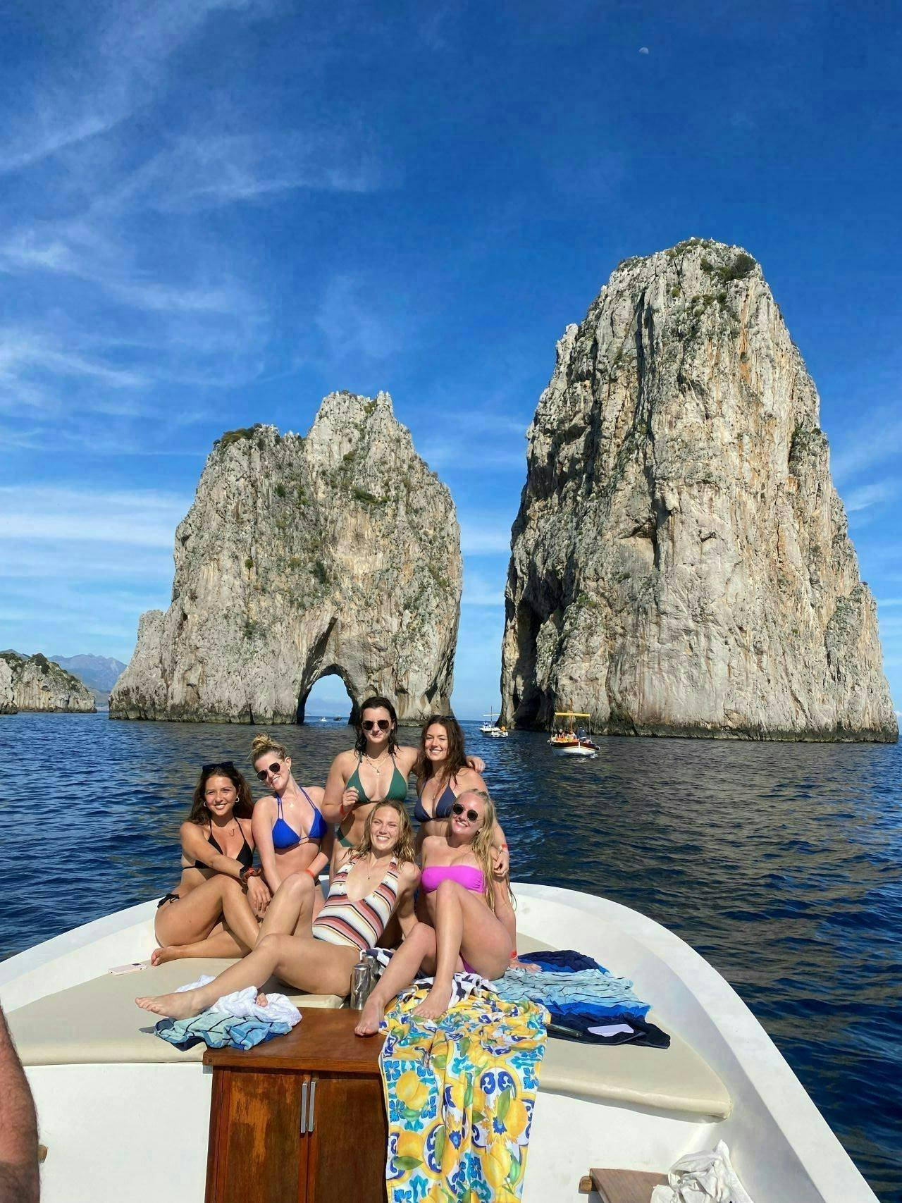 Gemeinsame Bootstour auf Capri mit Limoncello-Verkostung