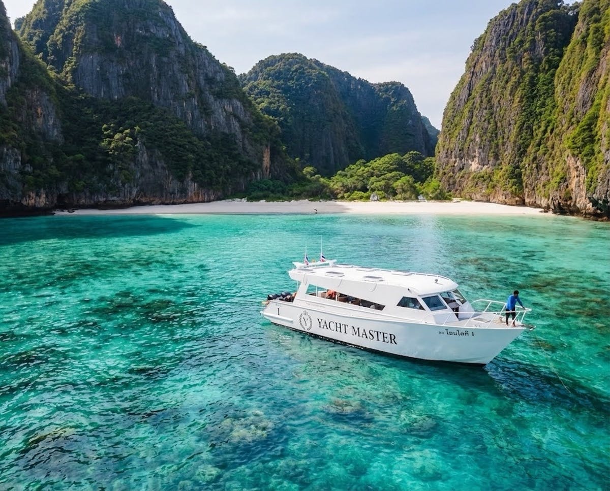 Phi Phi en 4 eilanden luxe speed catamaran zonsondergang cruise met BBQ