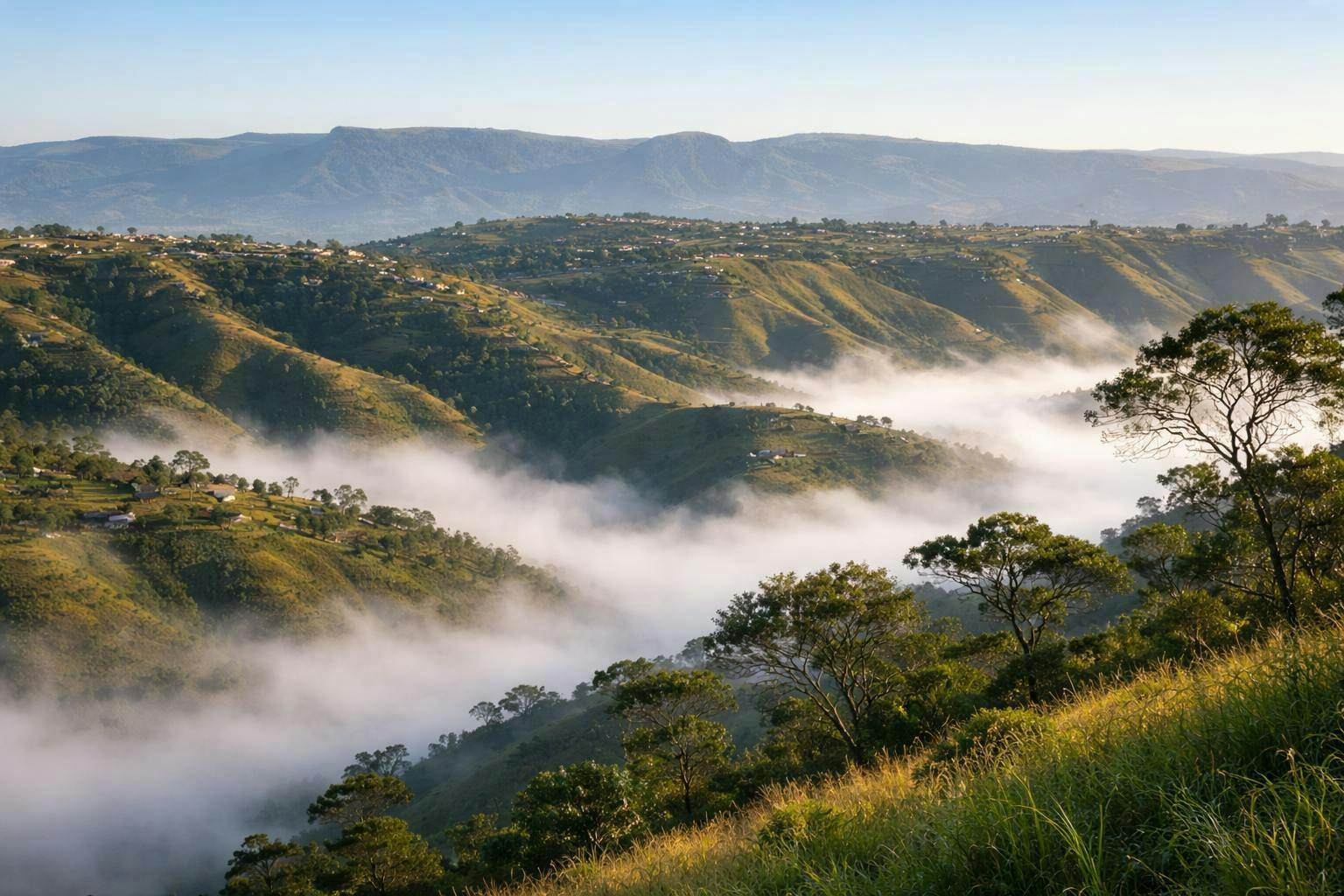 Zoeloe cultuurreis naar de Vallei vanaf de Duizend Heuvels vanuit Durban