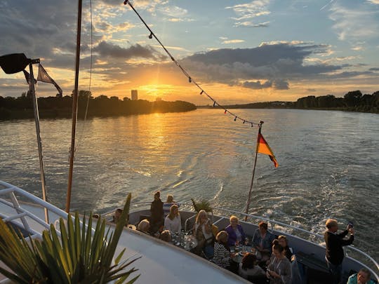 Lounge evening cruise in Bonn