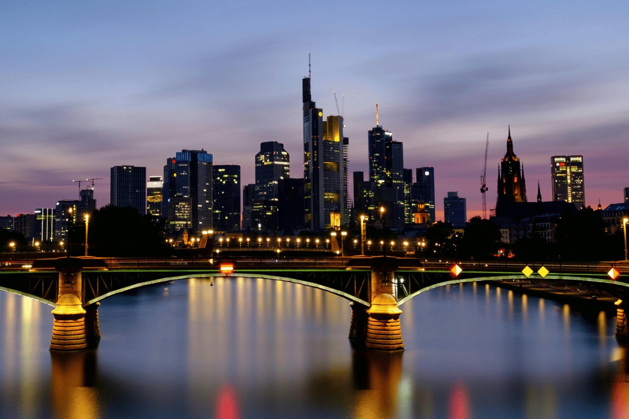 Lounge evening cruise in Frankfurt