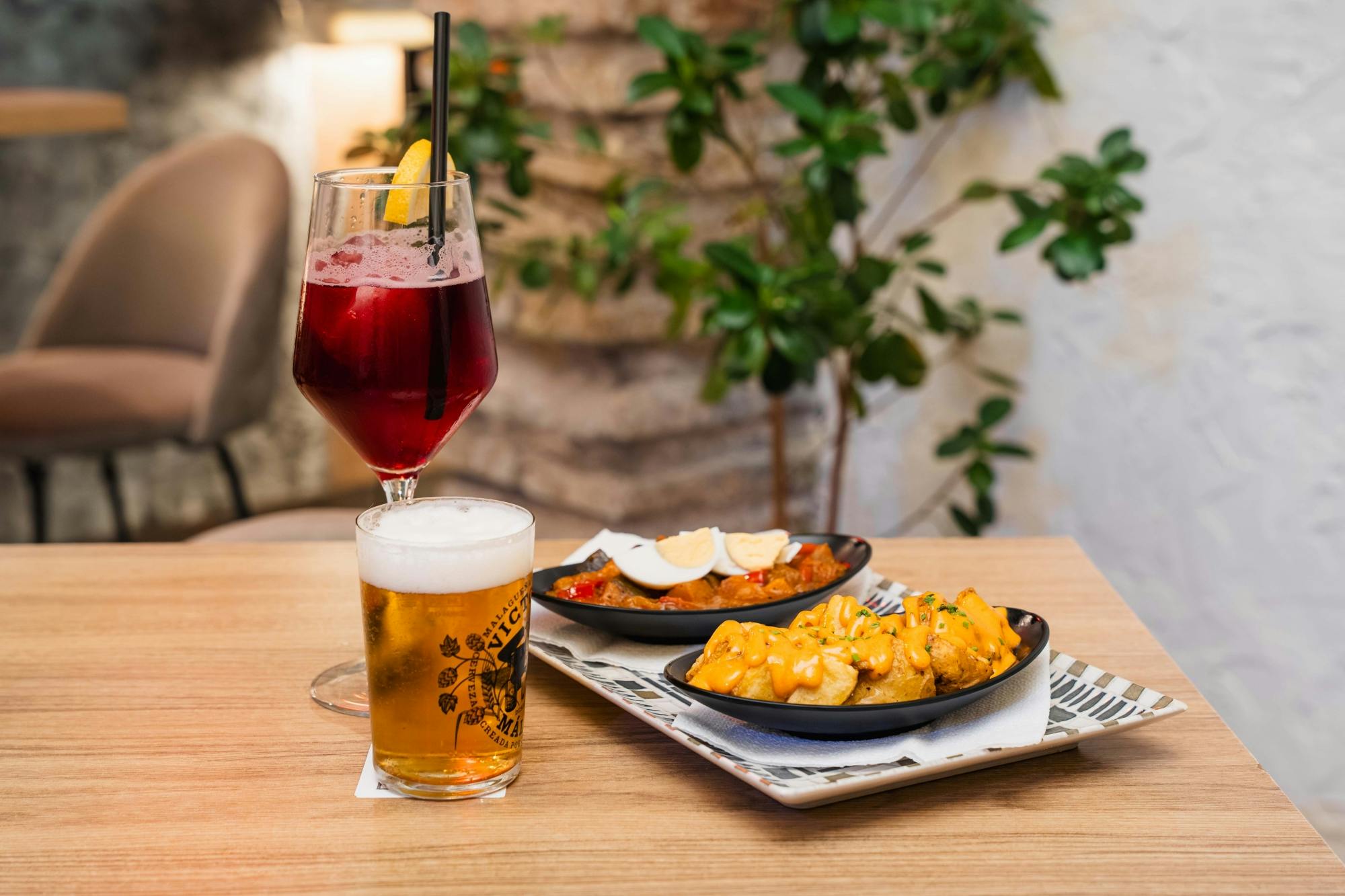 Tapas and wine self-guided tour in Córdoba