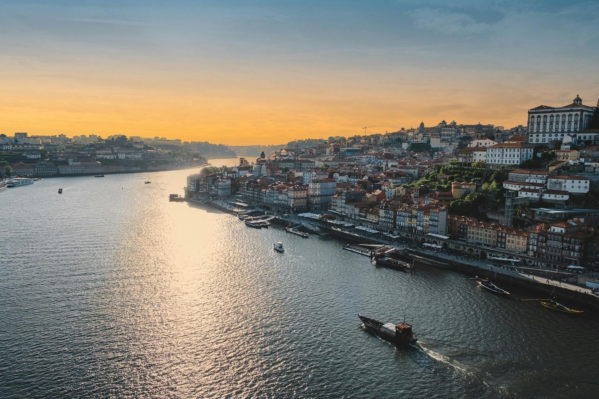 Bootsfahrt bei Sonnenuntergang Gaia