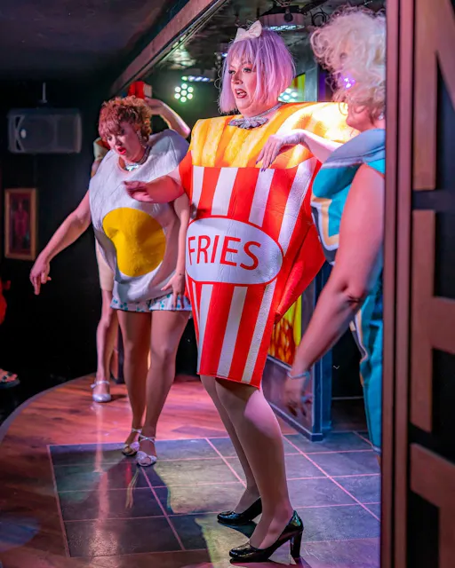 Music Hall Tavern with Transfer