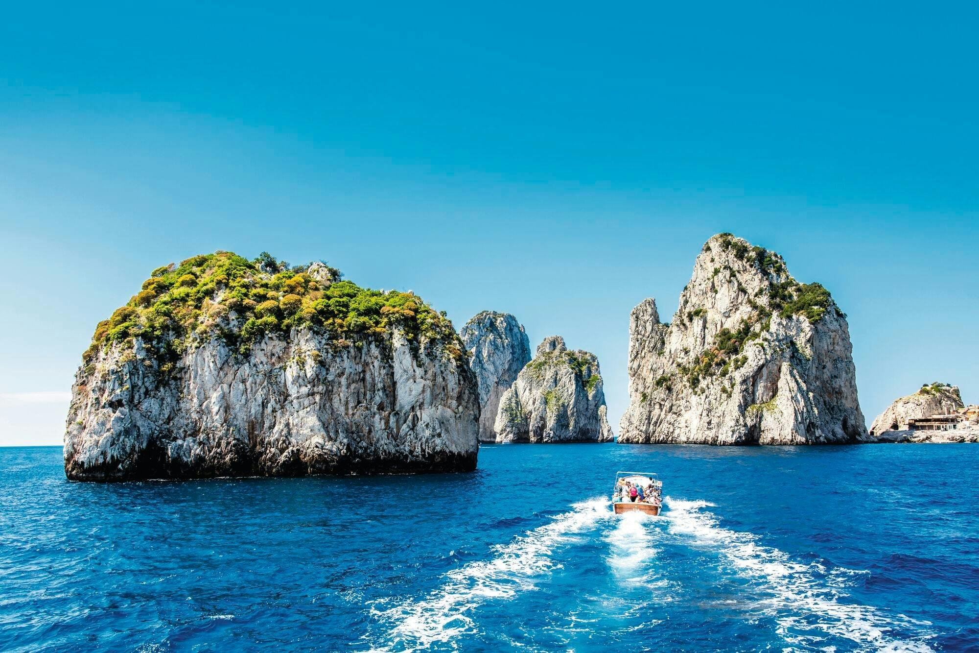Full-day Capri island Boat tour with lunch