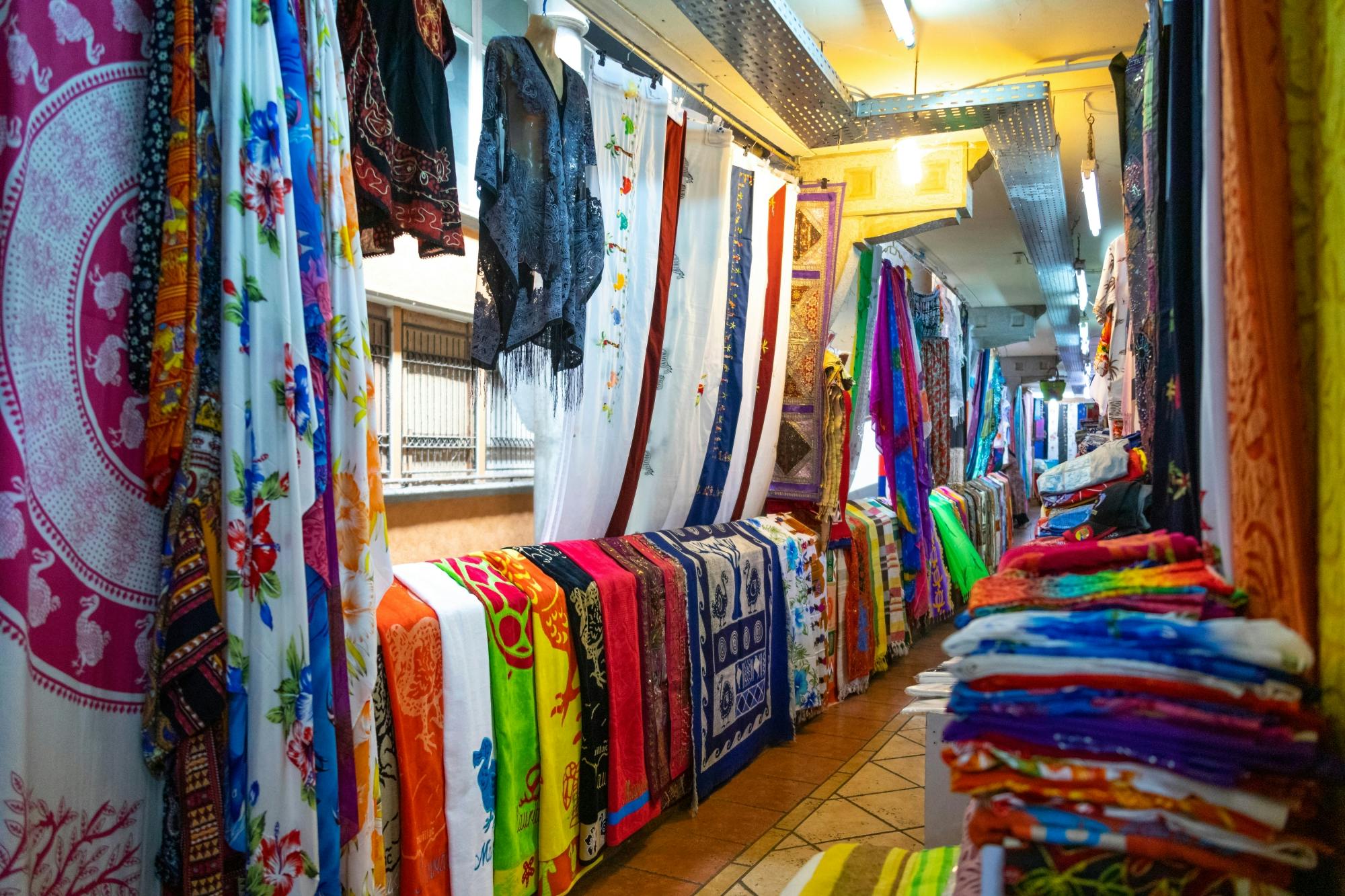 Port Louis city tour with botanic garden and oceanarium visit