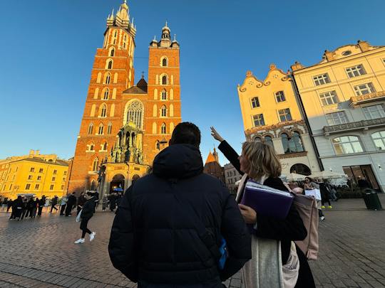 Wawel Hill and Old Town Guided Tour with St.Mary's Church Entrance