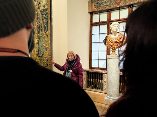 Guided Wawel tour with lunch and Vistula River cruise