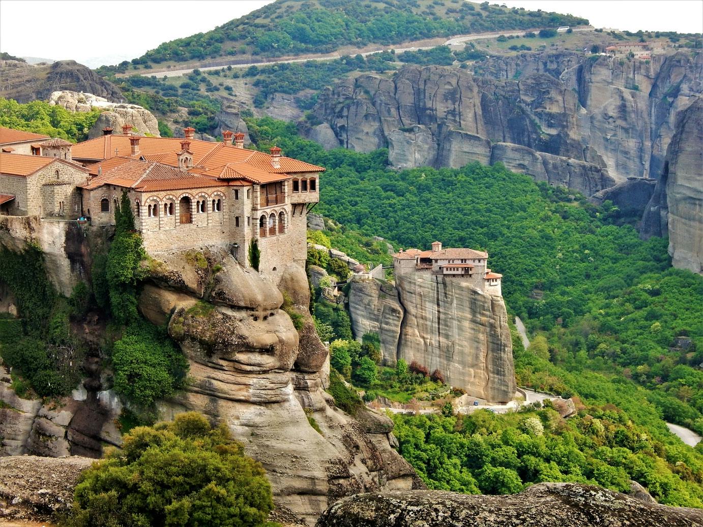 Meteora Monasteries full-day tour from Thessaloniki with local guide