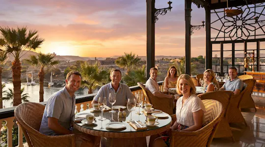 Té al atardecer en el legendario hotel Old Cataract de Asuán