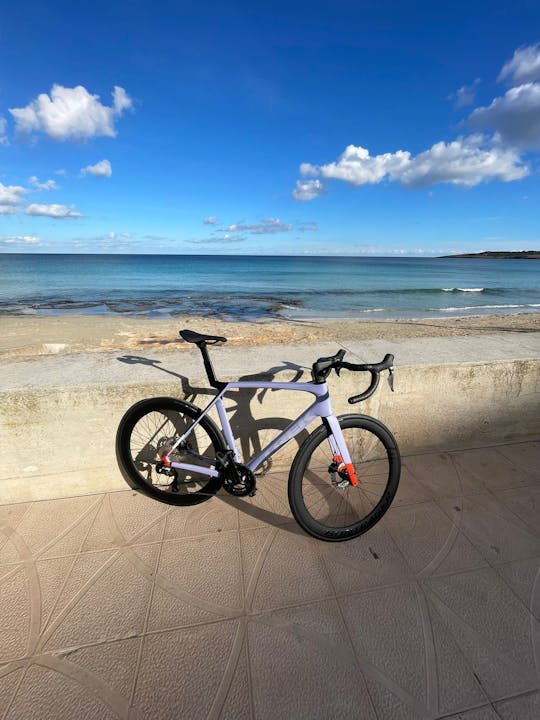 Passeio autoguiado de bicicleta de estrada superior em Maiorca