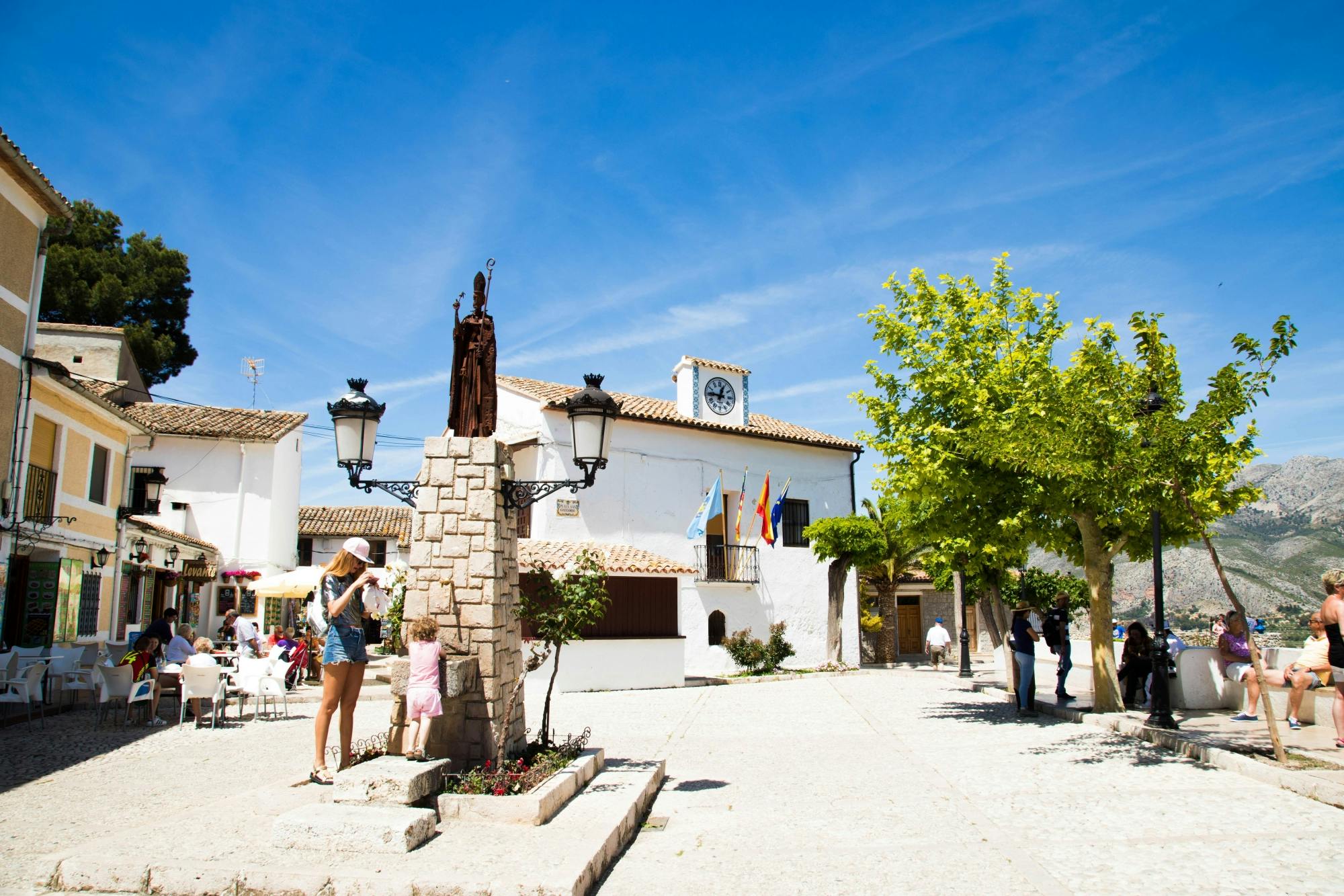 Half-day Guadalest walking tour and Antonio Marco museum ticket