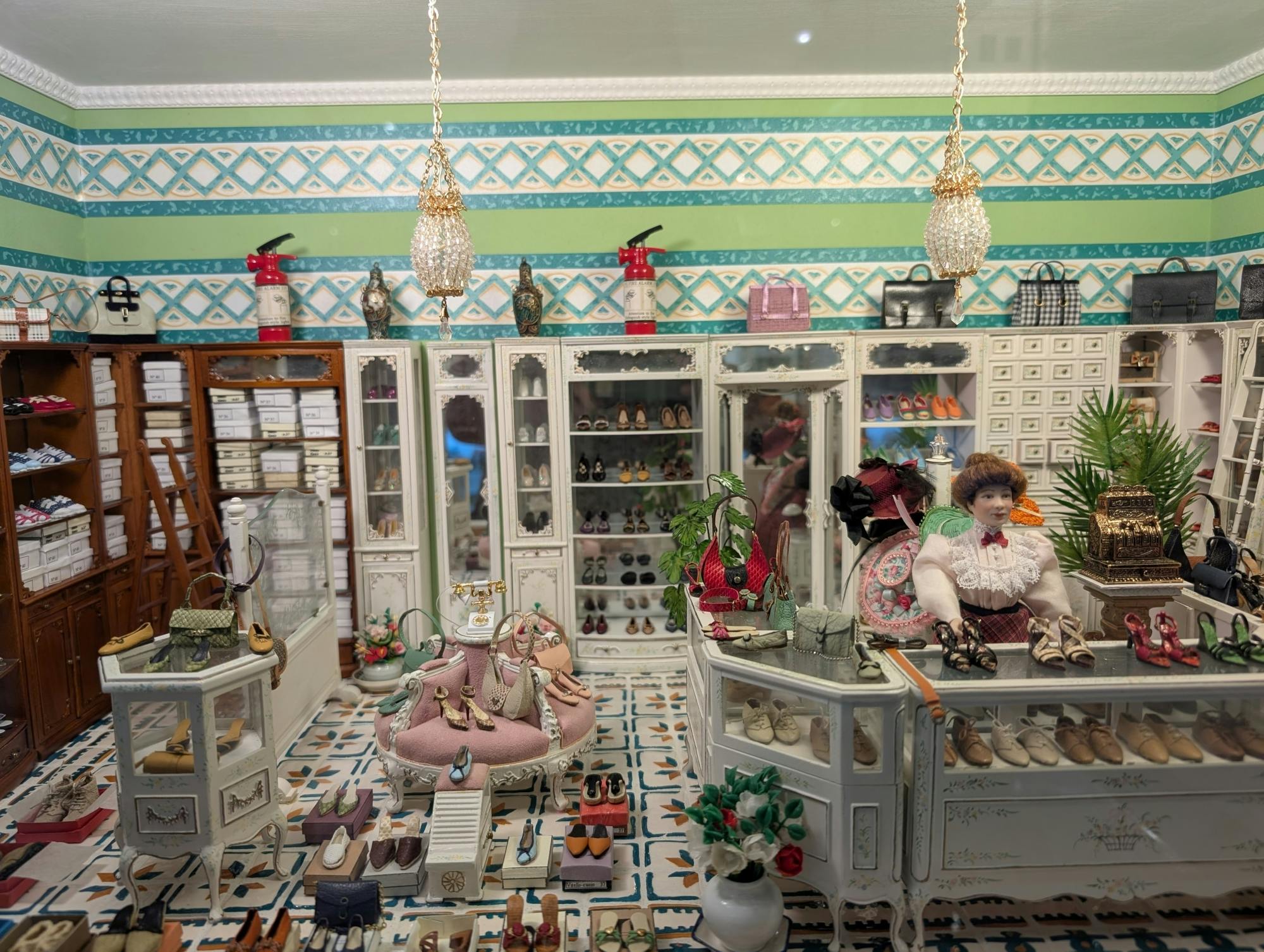 Half-day Guadalest walking tour and Antonio Marco museum ticket