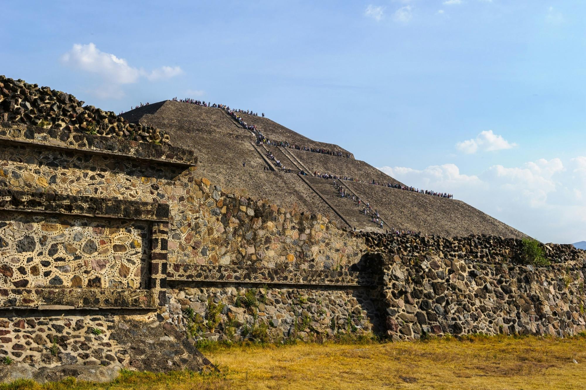 Early Teotihuacan guided tour