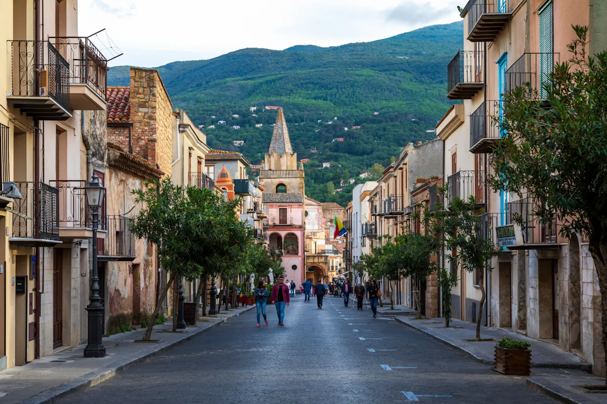 Castelbuono visit and Sicilian dinner in the Madonie Mountains