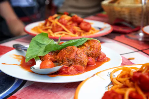 Mount Vesuvius crater tour with authentic lunch at a vineyard