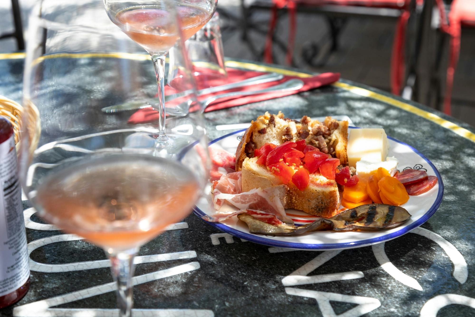 Mount Vesuvius crater tour with authentic lunch at a vineyard