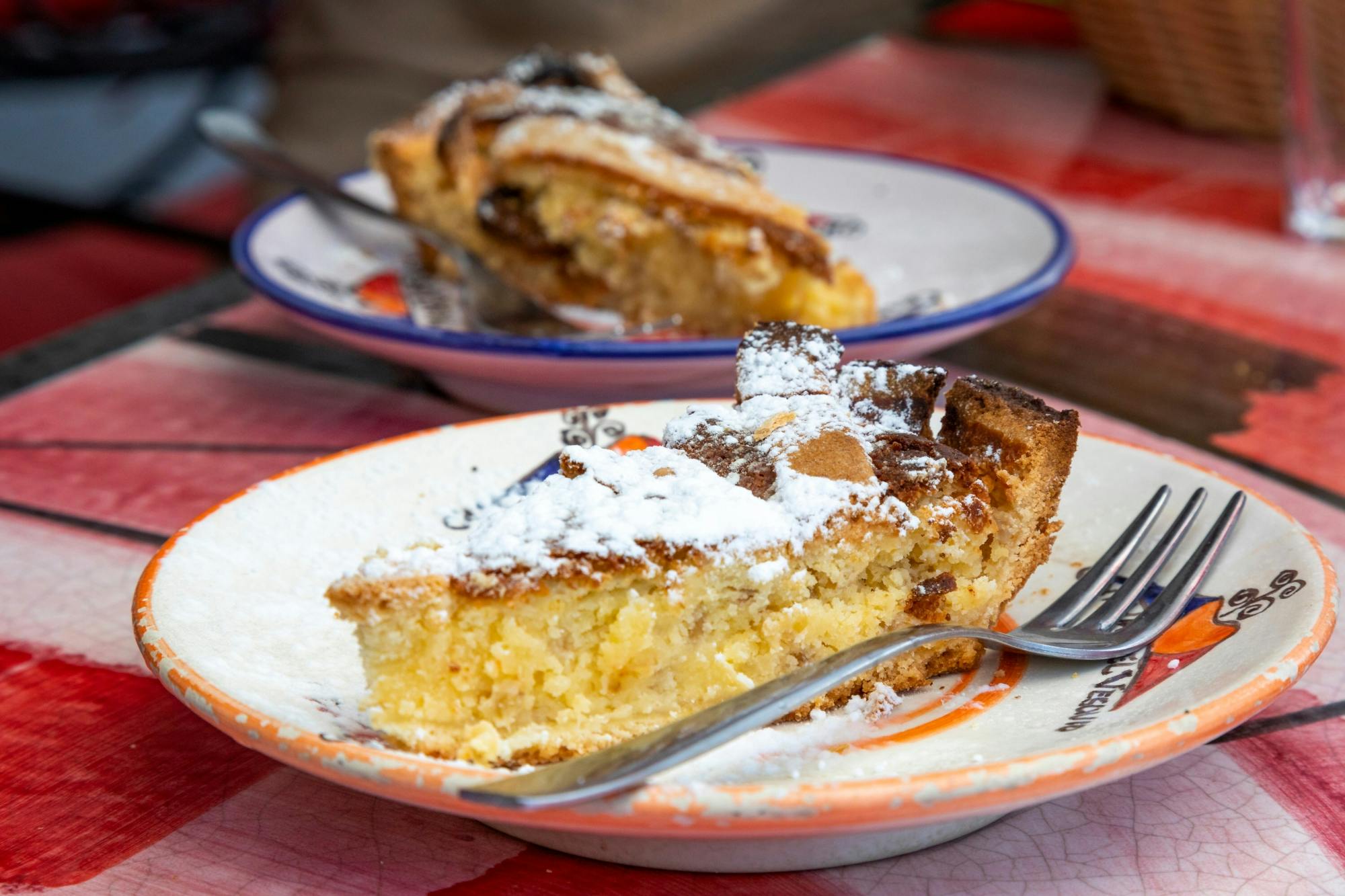 Mount Vesuvius crater tour with authentic lunch at a vineyard