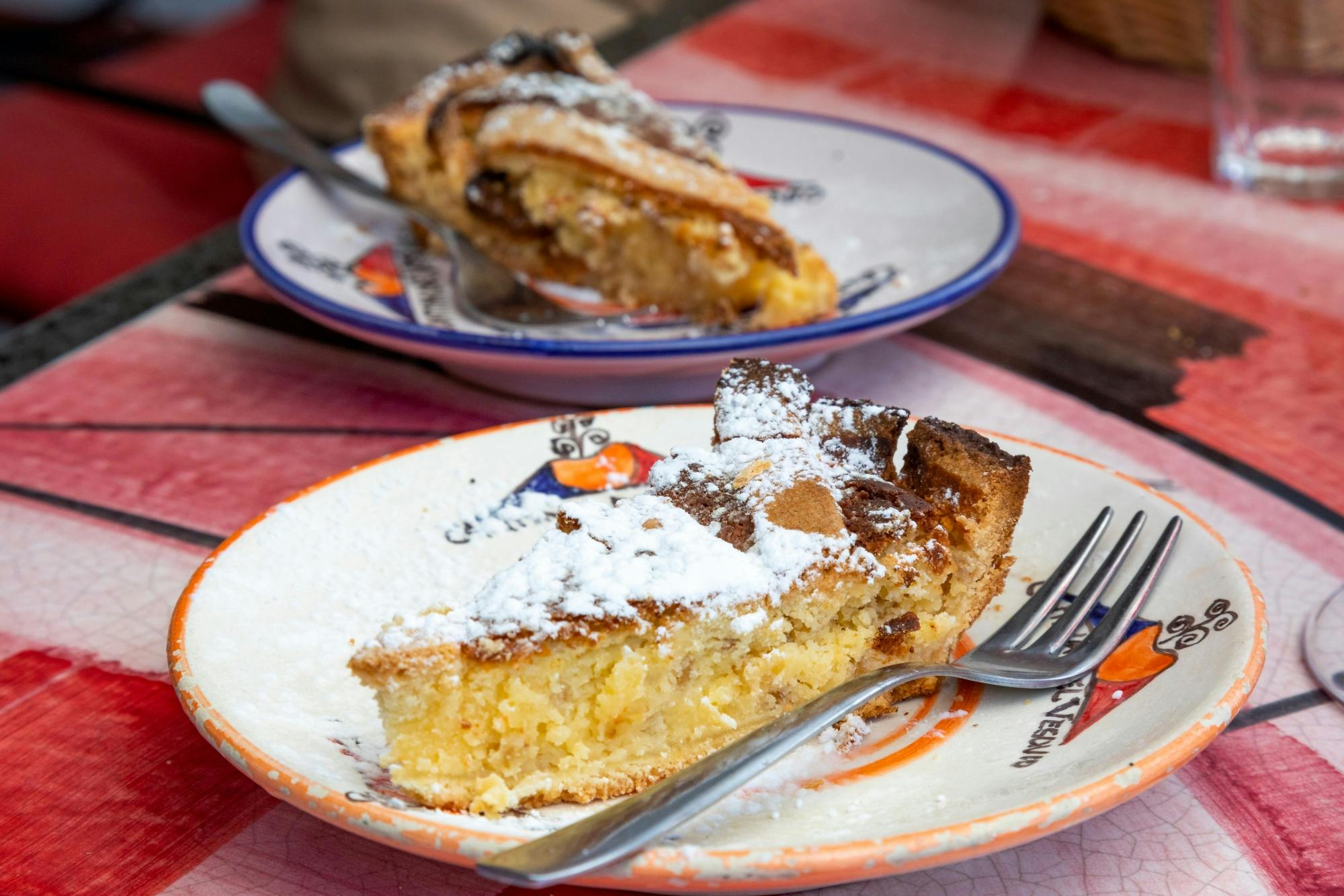 Mount Vesuvius crater tour with authentic lunch at a vineyard
