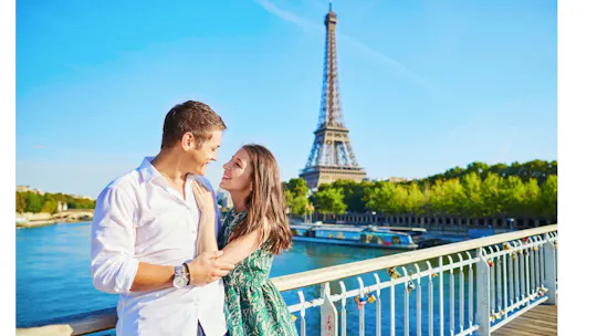 Premier Paris Rail Tour from London with Sightseeing Bus