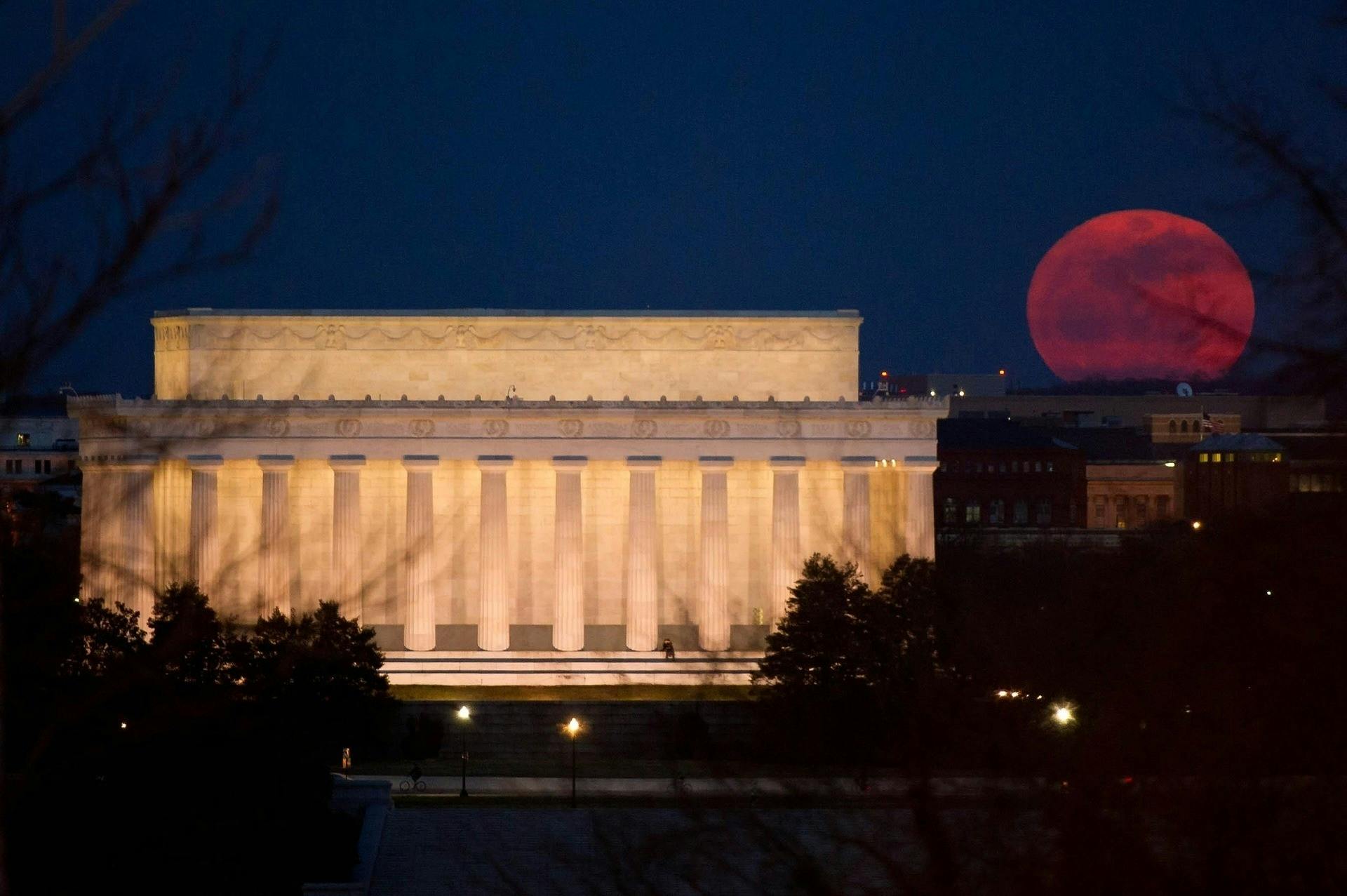 Washington DC Nachtwanderung zu den Denkmälern mit Blick auf die Skyline