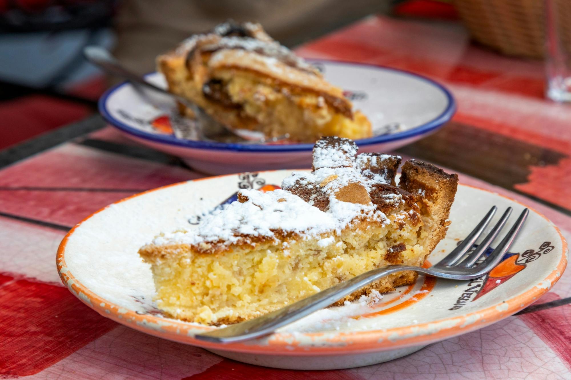 Mount Vesuvius crater tour with authentic lunch at a vineyard