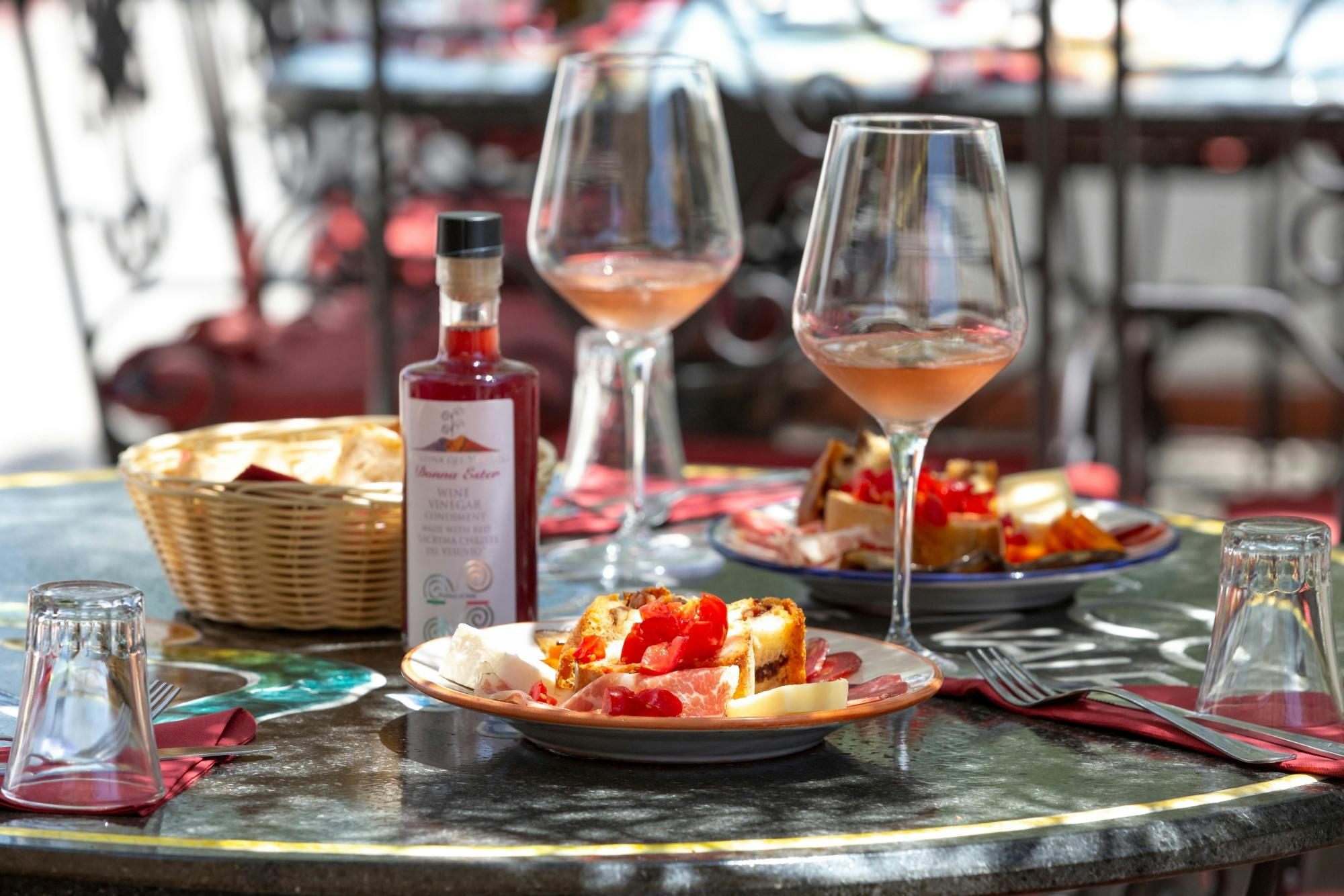 Mount Vesuvius crater tour with authentic lunch at a vineyard