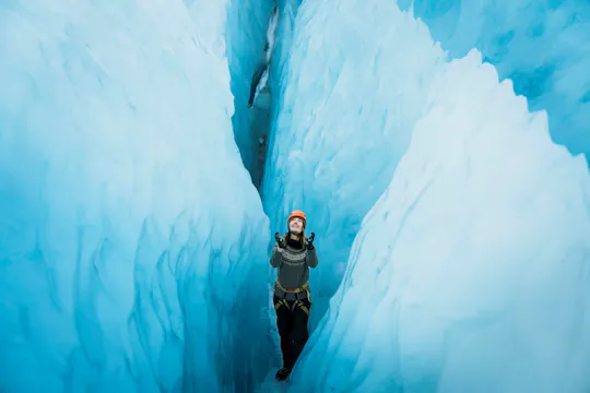 Visita al laberinto de Crevassee en el glaciar Falljökull