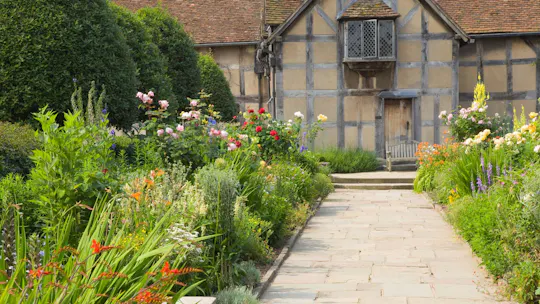 Tour of Warwick Castle, Stratford-upon-Avon and Oxford
