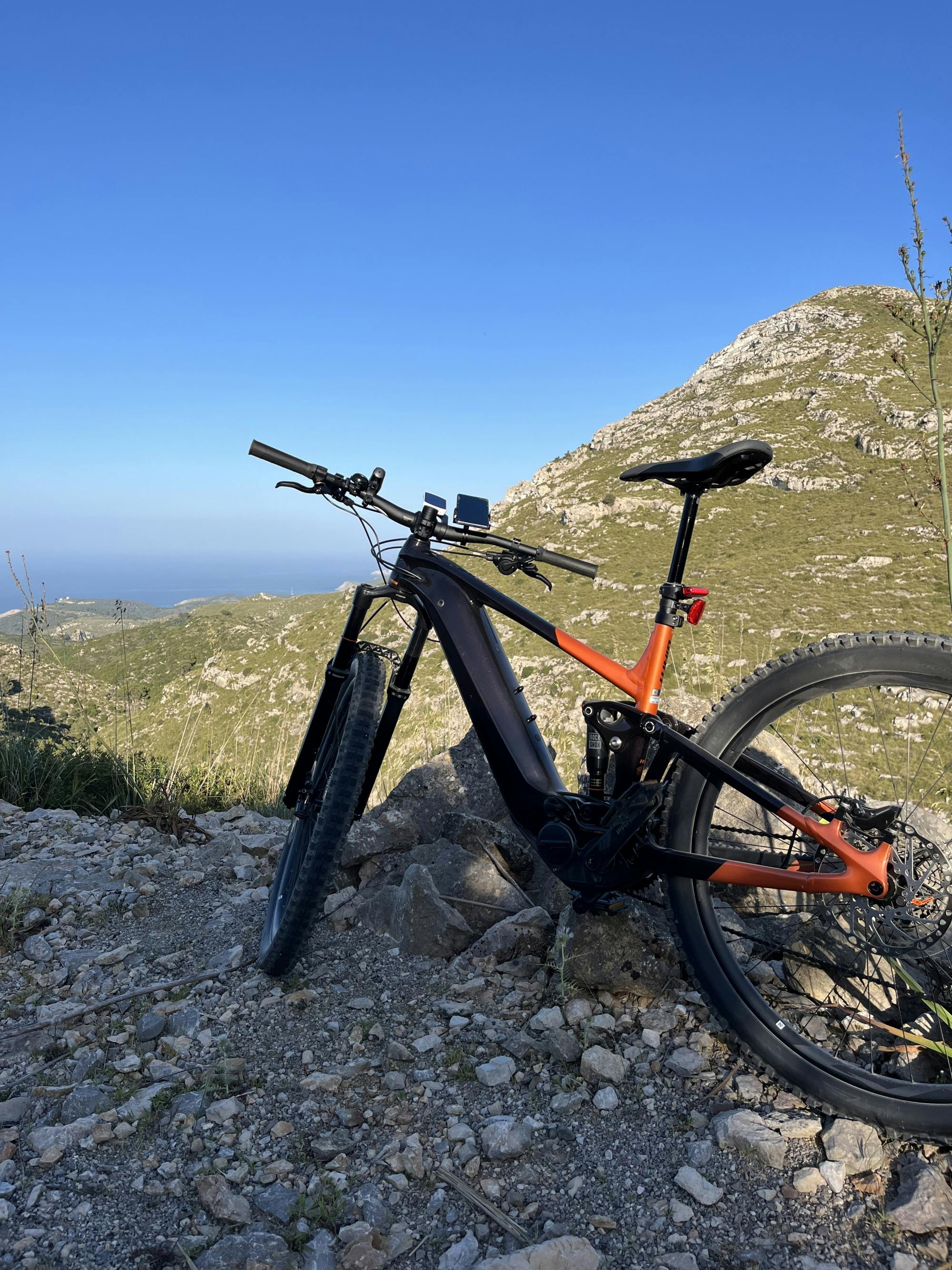 Tour e-MTB autoguidato dei paesaggi naturali a Maiorca