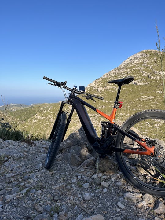 Tour e-MTB autoguidato dei paesaggi naturali a Maiorca