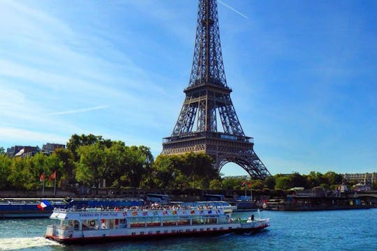 Paris Seine River sightseeing guided cruise from Vedettes du Pont Neuf