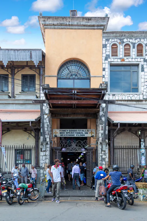 Port Louis city tour with botanic garden and oceanarium visit