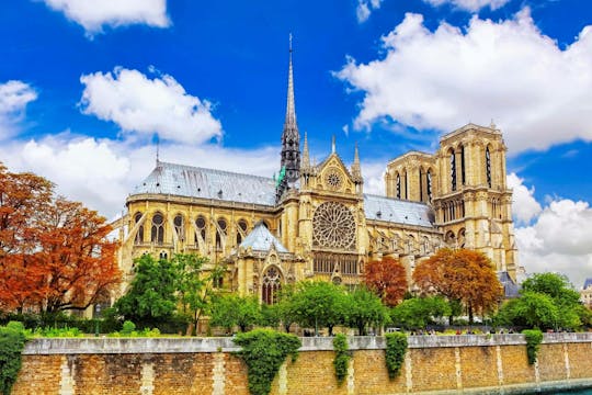 Catedral de Notre-Dame com uma aplicação áudio auto-guiada