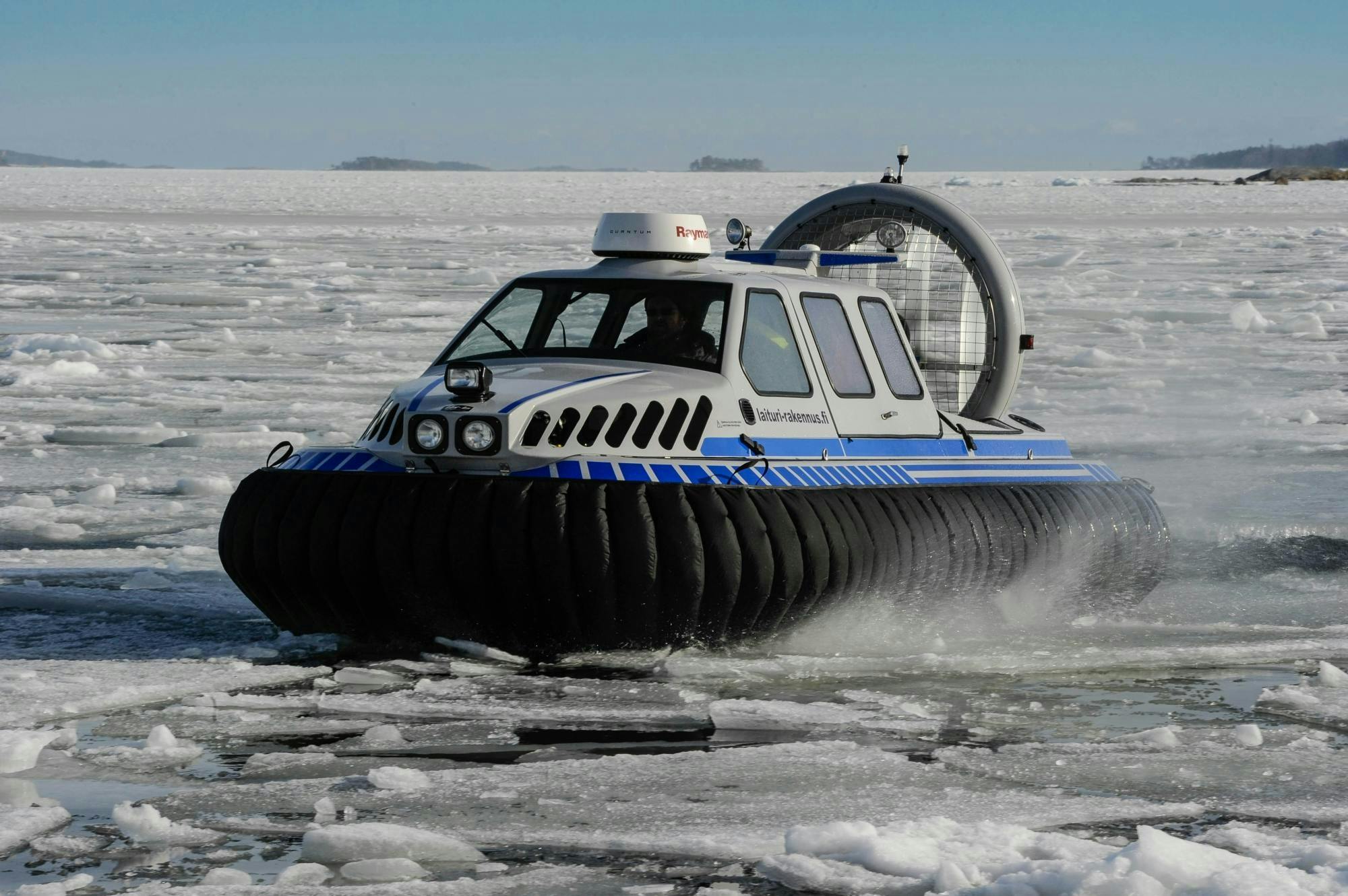 Ice experience in the Helsinki archipelago