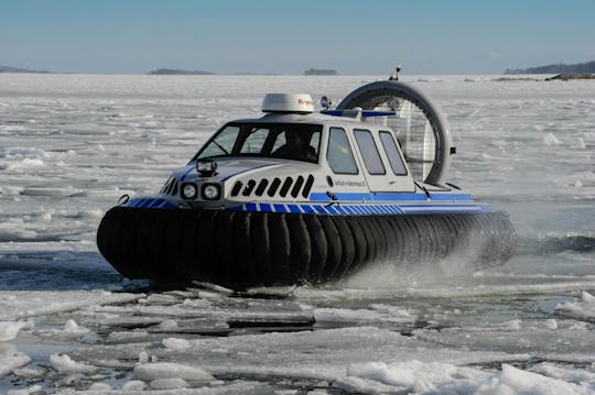 Ice experience in the Helsinki archipelago